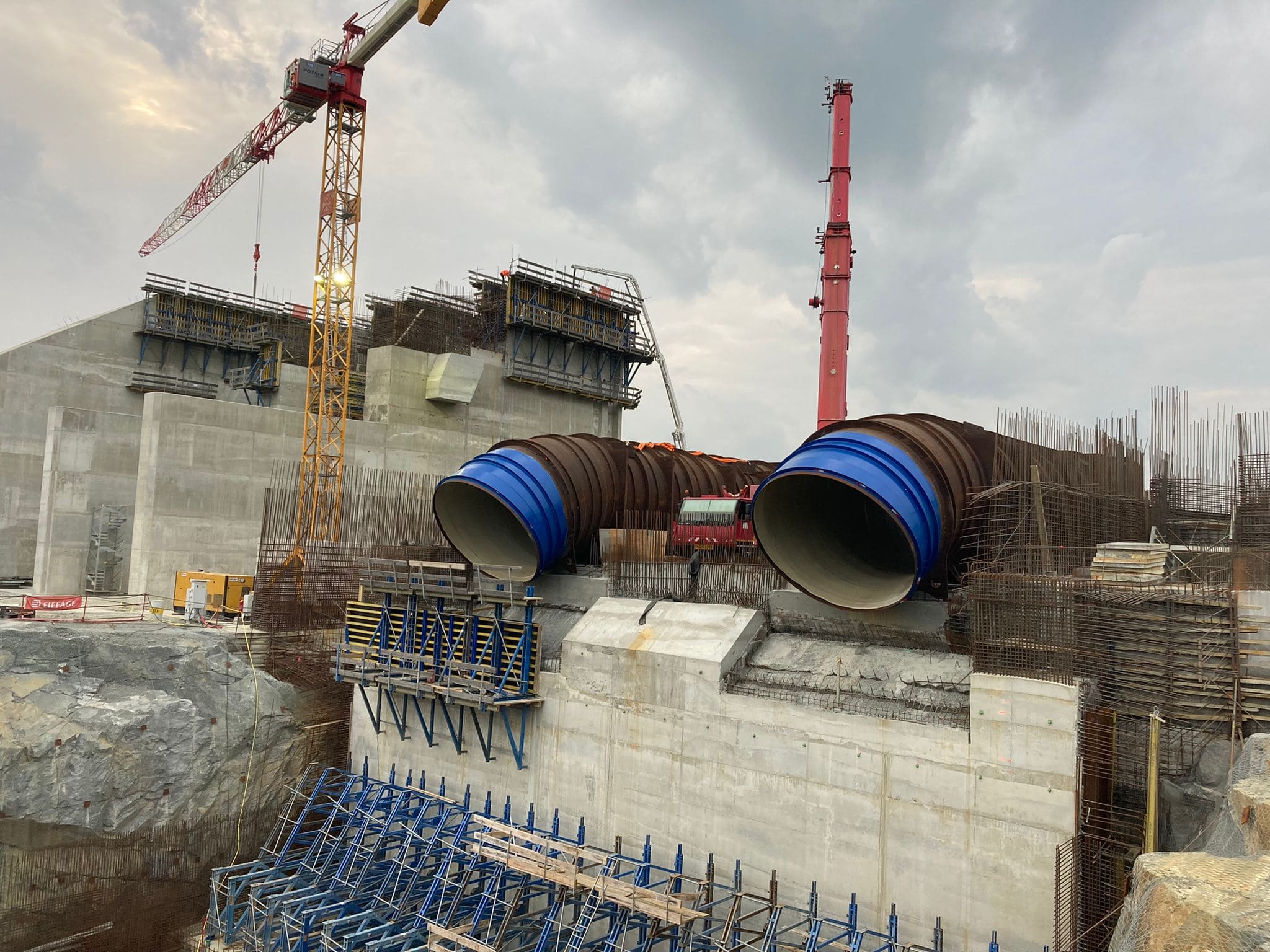 Conduites forcées, barrage de Singrobo - Côte d'Ivoire